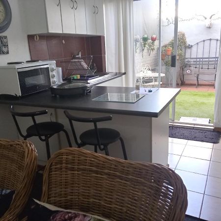 Grace Apartment พริทอเรีย ภายนอก รูปภาพ