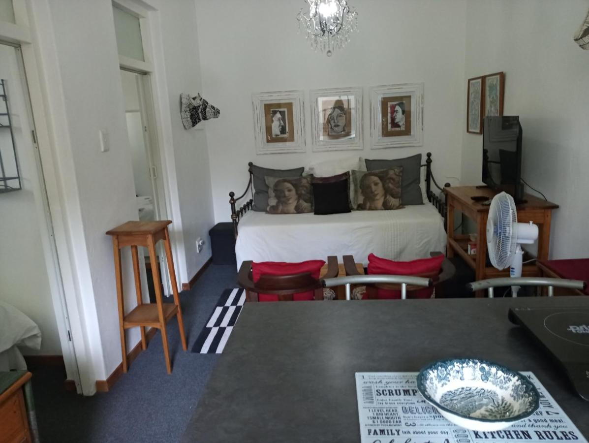 Grace Apartment พริทอเรีย ภายนอก รูปภาพ