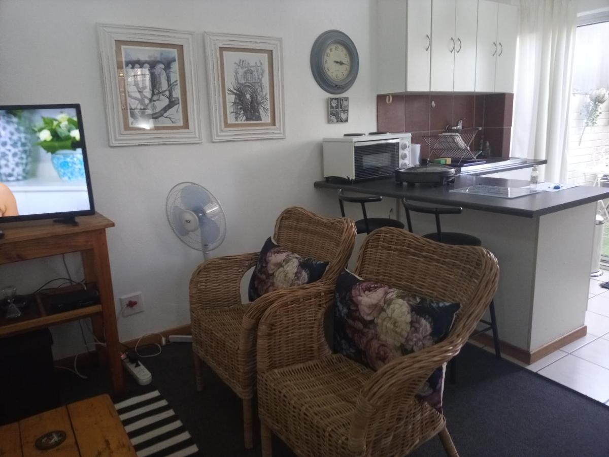 Grace Apartment พริทอเรีย ภายนอก รูปภาพ